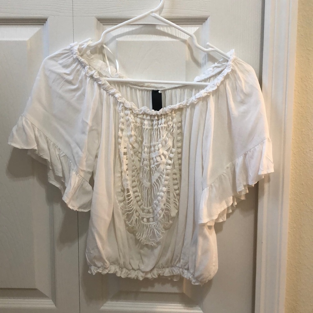 Off the shoulder tee